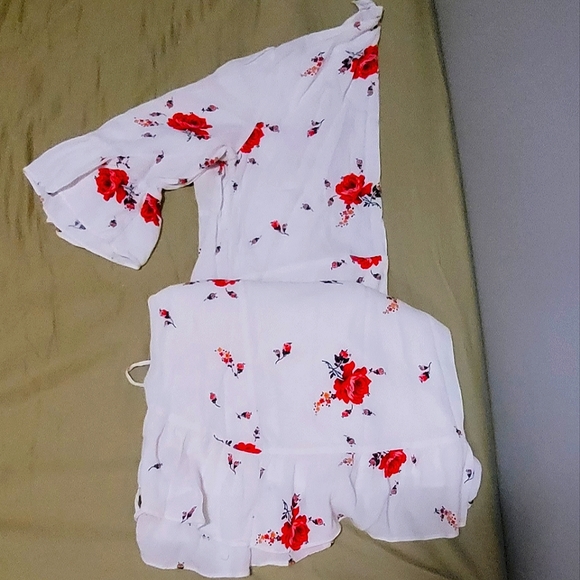 ๐ Gap Ruffled Wrap Dress, Roses - Picture 3 of 3